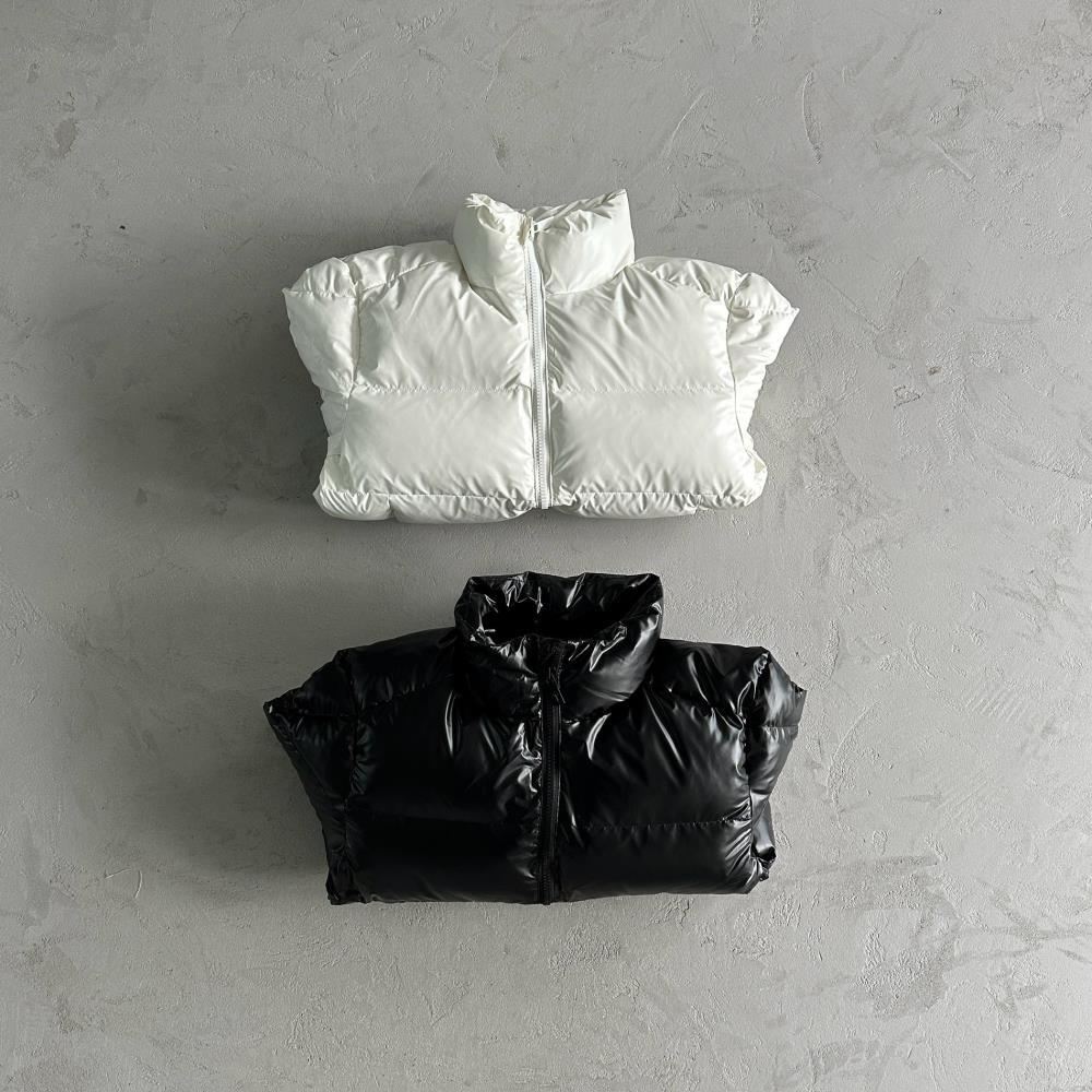 Trapstar Irongate Embossed Puffer Jacket - Black/White Ironleague