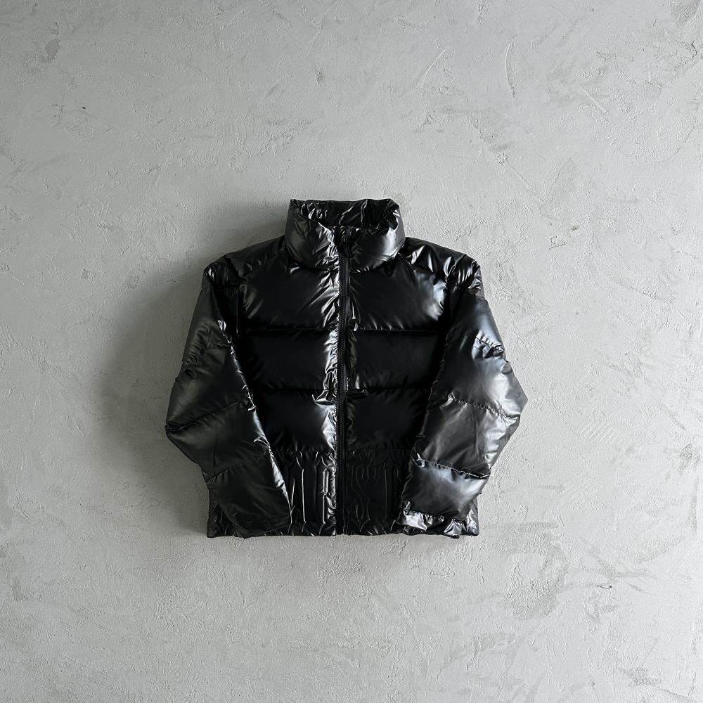 Trapstar Irongate Embossed Puffer Jacket - Black/White Ironleague