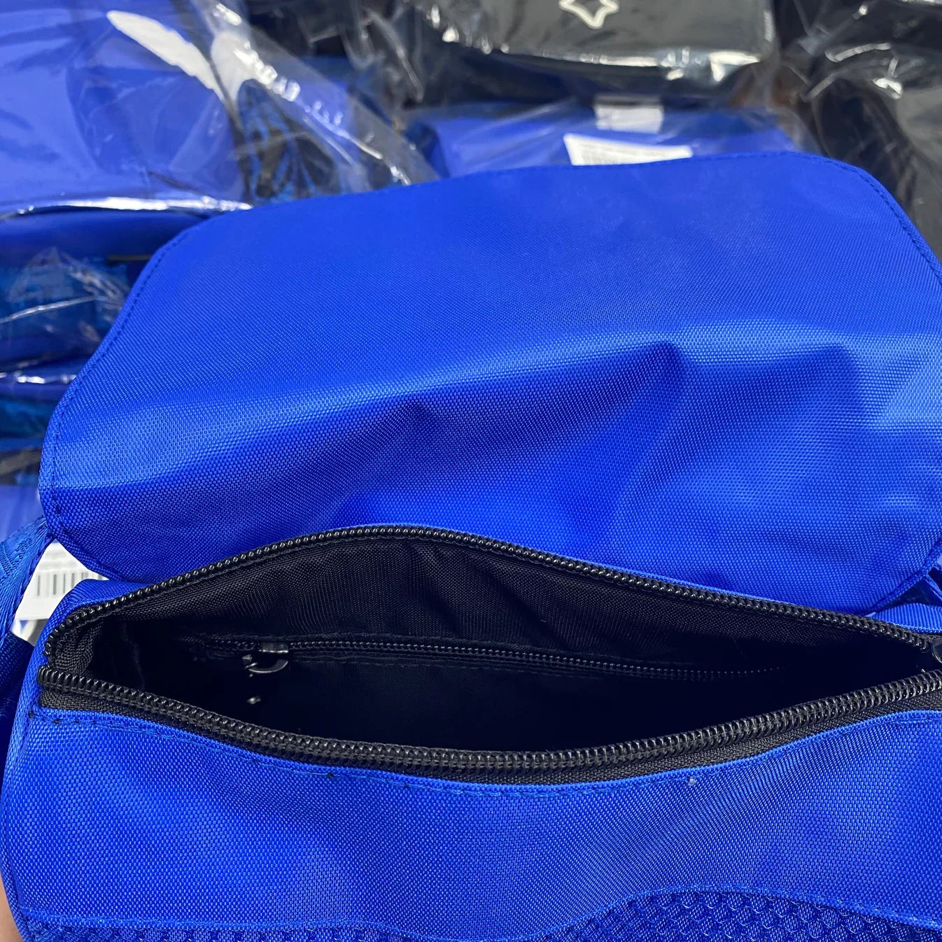 Trapstar Irongate T Crossbody Bag - Black/Blue Ironleague