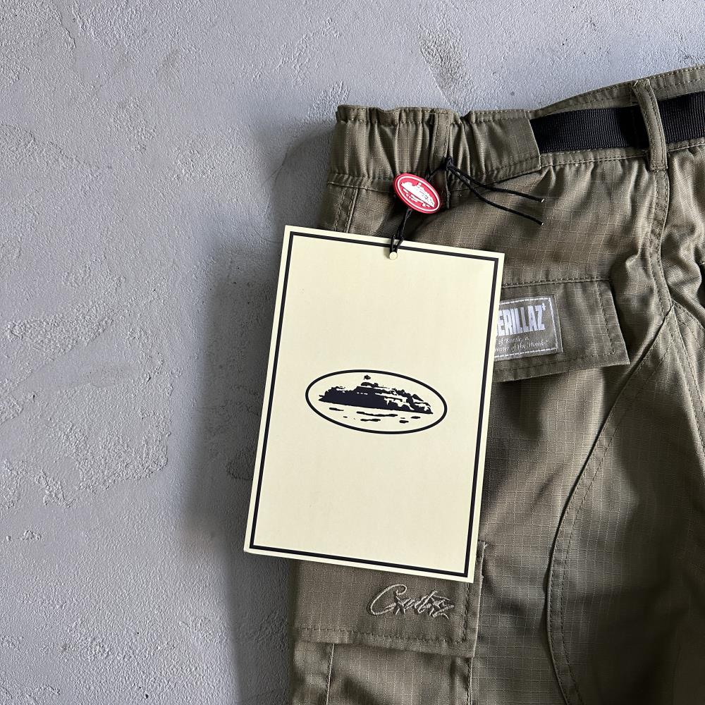 Corteiz Logo Patch Cargo Pants - Military Green Ironleague