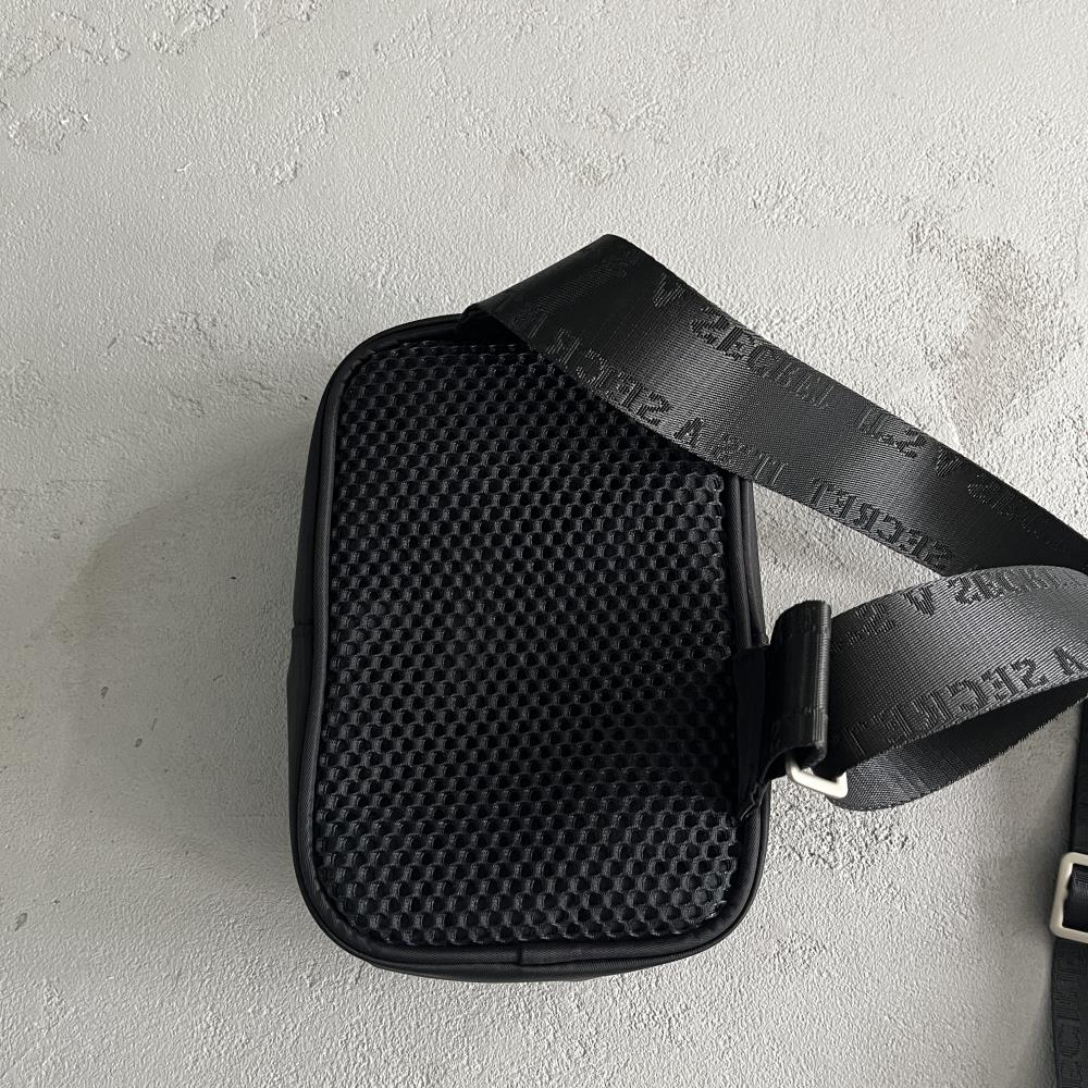 Trapstar Small T Crossbody Bag - Black Ironleague