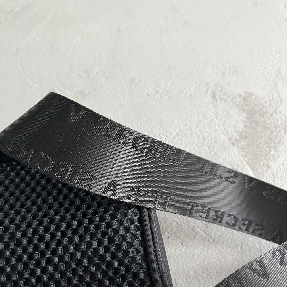 Trapstar Small T Crossbody Bag - Black Ironleague
