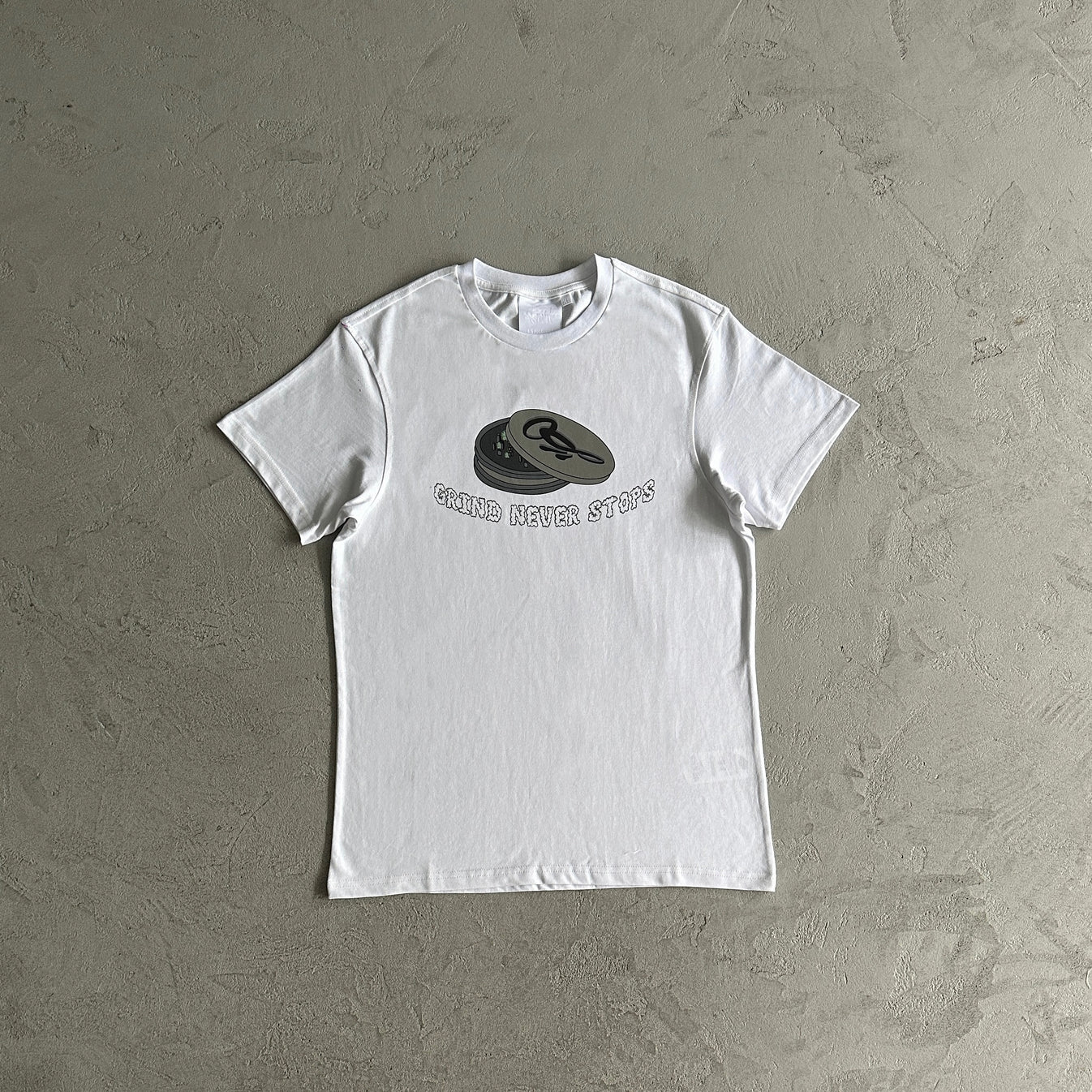 Syna Grinder Tee - White Ironleague