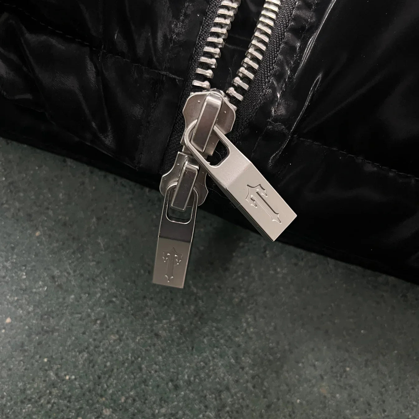Trapstar Irongate T Shiny Puffer Jacket - Black Ironleague