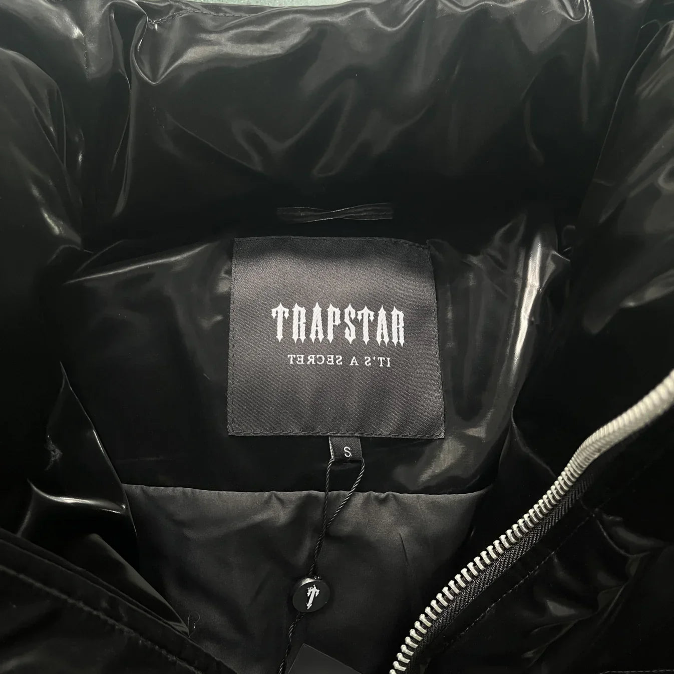 Trapstar Irongate T Shiny Puffer Jacket - Black Ironleague