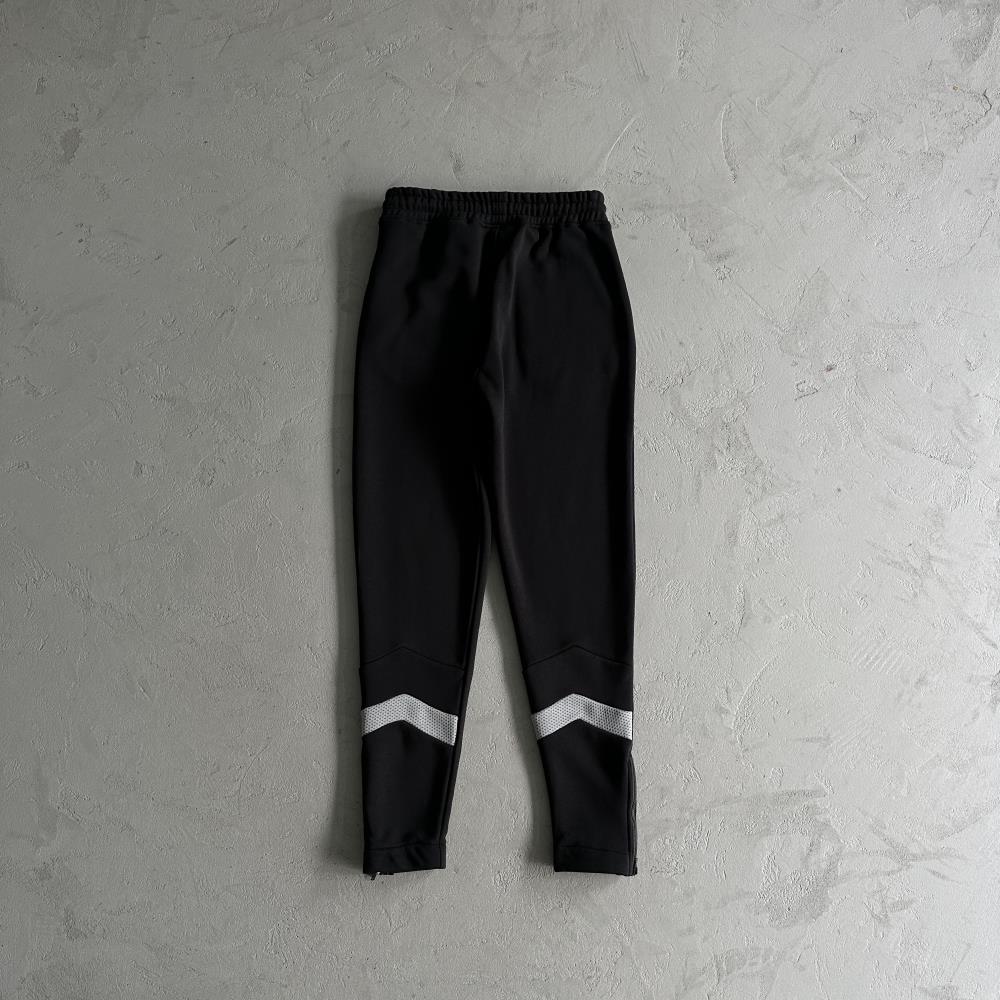 Trapstar V Stripe Tracksuit - Black/Grey Ironleague