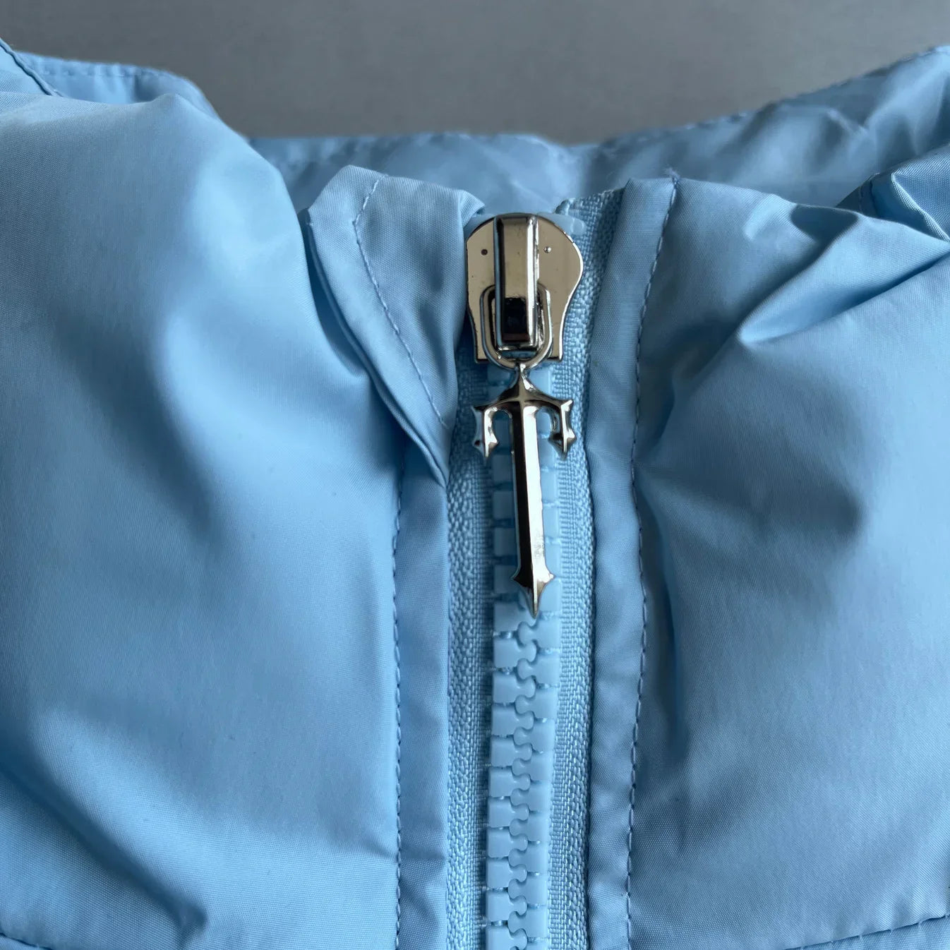 Trapstar Women's Irongate Detachable Hooded Puffer - Baby Blue Ironleague