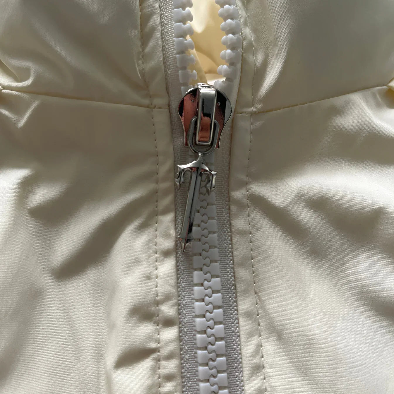 Trapstar Women's Irongate Detachable Hooded Puffer - Cream Ironleague